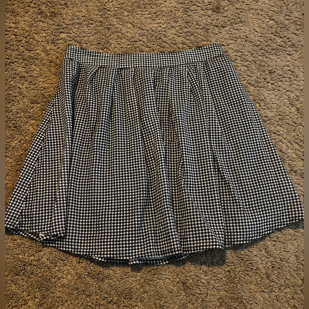 Old Navy Black and White Skater Mini Skirt